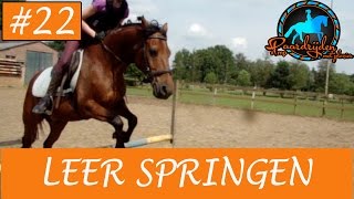 Paardrijden  Hoe leer je springen met je paard [upl. by Akeenahs666]