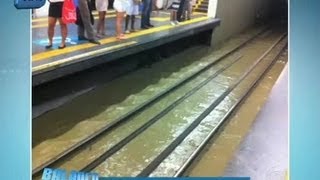 Usuários do metrô no Rio registram alagamento [upl. by Indihar]