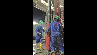 Floorman job on rig rig derrick drilling oil tripping [upl. by Meurer]