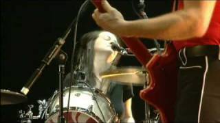 The White Stripes  I Think I Smell A Rat Small Faces Reading Festival 2004 1012 [upl. by Tomlin]