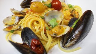 LINGUINE COZZE E VONGOLE CON POMODORINI GIALLI E ROSSI  FoodVlogger [upl. by Lemaceon88]