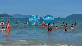 Domingo de Carnaval com muito sol em Ubatuba [upl. by Eerised]