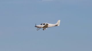 2002 Cirrus SR22  Landing  New Century AirCenter JCIKIXD  N232FJ [upl. by Ludeman]