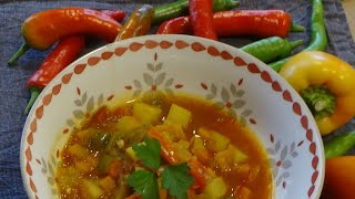 Vegane Gulaschsuppe  Gulaschsuppe vegan  Gulyas vegan [upl. by Annahsat]