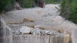 Illgraben 29052017  Lave torrentielle Murgang debris flow Part 1 minute 010 [upl. by Zacarias949]