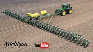 Huge John Deere DB120 48 row 30quot 120 wide corn planter in action in Michigan [upl. by Etnomed]