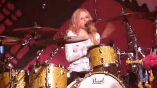 Avril Lavigne quotRunaway quot Live in Seoul Korea 2008 HQ  On drum [upl. by Hoffer624]