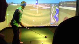 Henrik Stenson im Simulator Abu Dhabi Golf Championship [upl. by Nadoj]