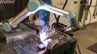 Universal Robot Welding  Mobile Automation [upl. by Atnamas400]