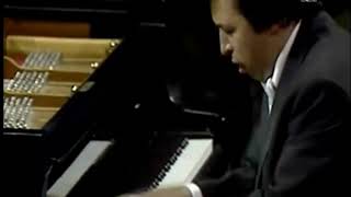 Beethoven Piano Concerto No 3 C minor Murray Perahia Neville Marriner RESTORED [upl. by Ianthe]