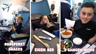 EERSTE KEER MET 3 KINDEREN BUSINESS CLASS VLIEGEN  856 [upl. by Kobi942]