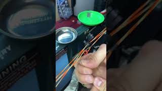 HOW TO TIE A PEEP SIGHT shortsarcherydiyhowtobowhuntelkhunting [upl. by Kenwood996]