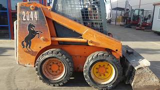 CEMA MAQUINARIA Minicargadora Mustang 2044 Skid steer loader [upl. by Nilyaj307]