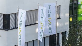 CoronaImpfstoff USUni verklagt Biontech wegen Lizenzgebühren [upl. by Aznola]