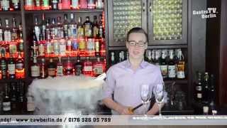 Barkeeper Ausbildung Berlin Sabrieren Crémant [upl. by Andromada]