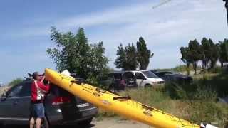 Loading kayak Hobie Tandem Island on suv [upl. by Ybroc]