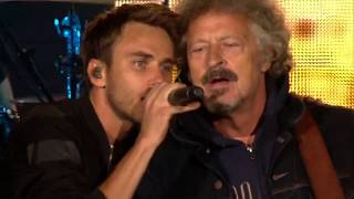 Clueso feat Wolfgang Niedecken  Schluss aus okay live  Erfurt Domplatz 2017 [upl. by Gnauq]