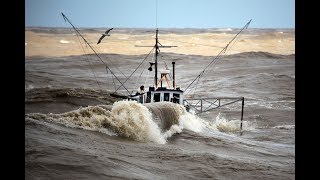 Bar crossing greymouth [upl. by Laniger]