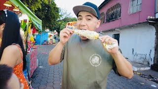 Comprando comida típica en las fiestas de Lourdes El Salvador [upl. by Harragan]