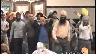 Gurdwara Baba Makhan Shah Lubana Fight Richmond Hill New York [upl. by Nwahsyar50]