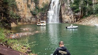 Plusieurs morts après une chute de rochers dans un lac touristique au Brésil • FRANCE 24 [upl. by Flori]