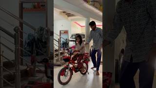 Bacchi ko cycle chalana Sikay 🚲😄 minivlog shorts youtubeshorts [upl. by Berlinda]