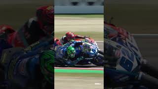 You dont see many passes like that 😎  ITAWorldSBK 🇮🇹 [upl. by Thurman]