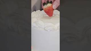 Gâteaux fraises short اكسبلور 2millionviews وصفات حلويات anniversaire foryou [upl. by Neral]