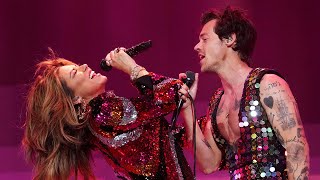 Coachella 2022 Harry Styles Brings Out Shania Twain for SURPRISE Duet [upl. by Lora]