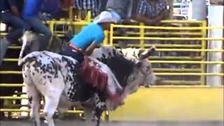 GERARDO HUERTA VS EL TIRANO JARIPEO EN EL SAUCILLO FERNADEZ CD 2 DE OAGOSTO 2012wmv [upl. by Akehsal675]