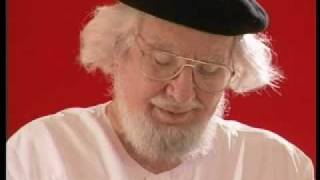 Ernesto Cardenal Homenaje a las Madres de Plaza de Mayo [upl. by Ozne]