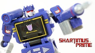 Transformers Earthrise Soundwave Core Class Hasbro Action Figure Review [upl. by Anel]