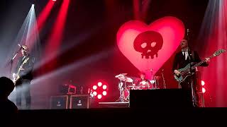 Alkaline Trio quotstupid kidquotquotradioquot encore songs Sept 29th 2024 MegaCorp Pavillion NewportKY [upl. by Modnar]