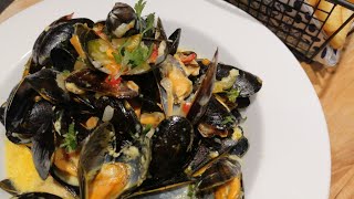 MOULES à la crème Et au curryrecette de moules comme à la braderie et au restaurant [upl. by Asiram389]