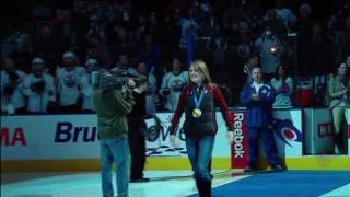 Canadian Olympic Gold Medal Winners Honoured  Fans Sign quotOh Canadaquot  Mar 13th 2010 HD [upl. by Layne]