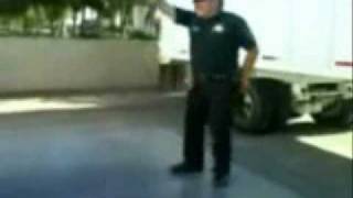 Policias bailando 2 [upl. by Kurys]