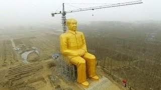 In Cina la colossale statua dorata di Mao è stata smantellata [upl. by Eittah]