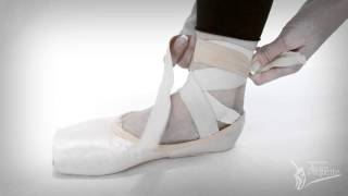 Comment attacher ses pointes de Ballet  How to tie Ballet pointe shoes [upl. by Lugar]