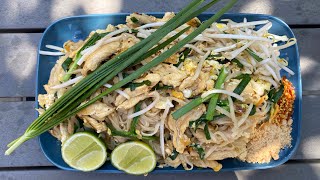 PAD THAI POULET Délicieux 🇹🇭🇹🇭ผัดไทยไก่แบบง่ายๆ [upl. by Norihs]