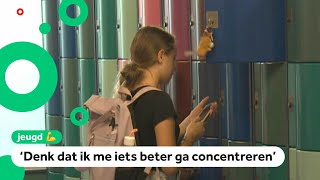 Veel telefoons nu al de klas uit Moeten in het kluisje [upl. by Lennaj]