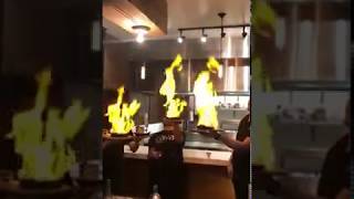 Activación de rociadores contra incendio en restaurante [upl. by Nednal]