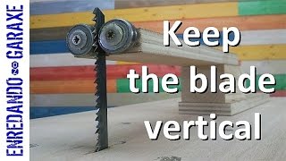 Make a guide to keep the jigsaw table blade vertical [upl. by Agustin18]