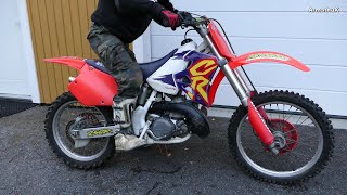 Honda CR250R 2Stroke 1995  Coldstart Soundcheck Raw Sound [upl. by Dudley]