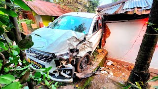 ACCIDENT AT DULER MAPUSA  Rent A Car Rammed Into The Shop [upl. by Eadrahs954]