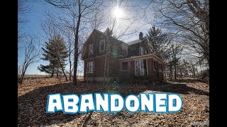 Exploring an Abandoned Ontario Gambrel Farm House BARN STYLED HOUSE [upl. by Ferullo]