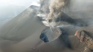 02112021 Alineación centros de emisión superiores toma única con SONIDO Erupción La Palma IGME [upl. by Rabah482]