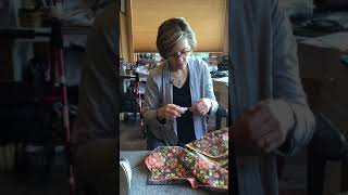 Flange Binding Tutorial with Sue from Grubers Quilt Shop [upl. by Yllop207]