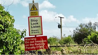 Minster Hopes User Worked Level Crossing Kent [upl. by Llehsem]