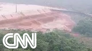 Veja momento em que barragem transborda em Minas Gerais  EXPRESSO CNN [upl. by Wini]