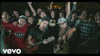 Pee Wee Gaskins  Ikut Aku Ke Bulan Official Music Video [upl. by Brannon8]